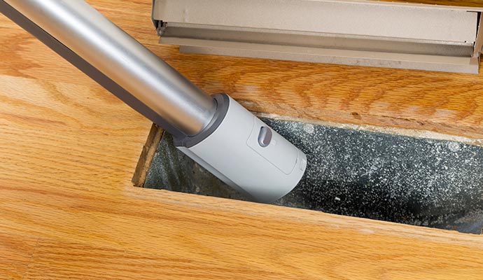 air duct cleaning with vacuum cleaner