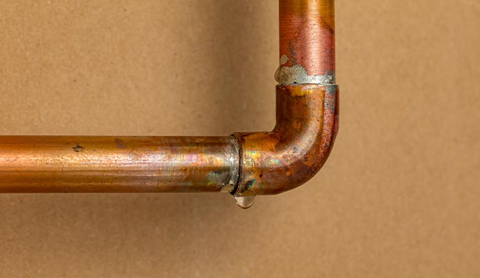 water leaking from pipe